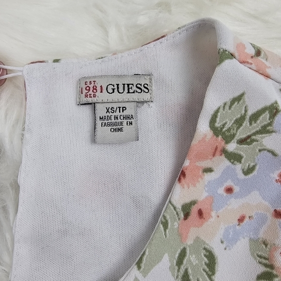 Guess Floral Tiered Sleeveless Blouse - Picture 5 of 7